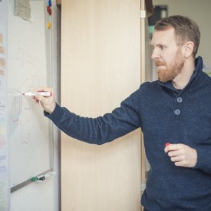 Lukas Folkens is a PhD student and employee in the DryRivers project. He is researching "Low water as an economic challenge". (Photo: Matthias Piekacz)